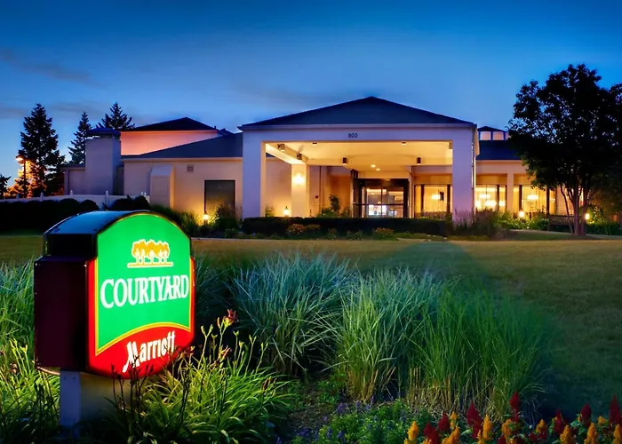 Courtyard Chicago 3* Deerfield