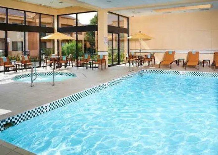 Courtyard Chicago 3*